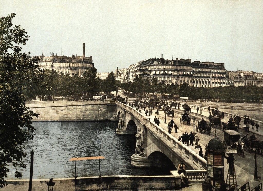 Alma bridge. Paris