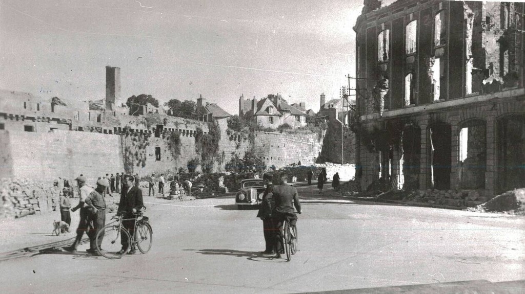 La rue Trottier d'Hennebont après la fin de la Seconde Guerre mondiale