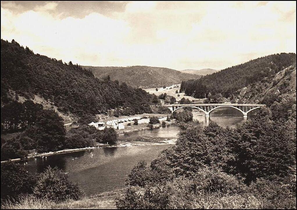 Zvíkovec, Most přes Berounku