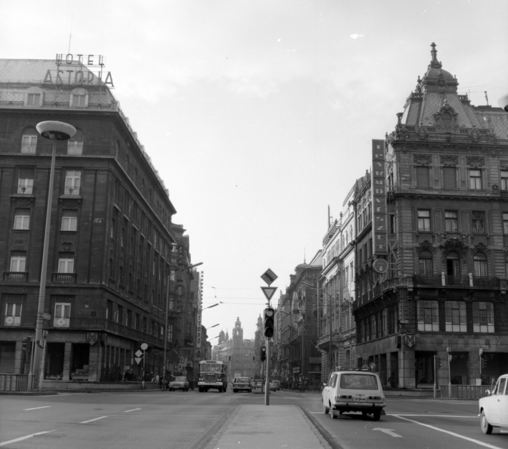 Astoria kereszteződés, Kossuth Lajos utca