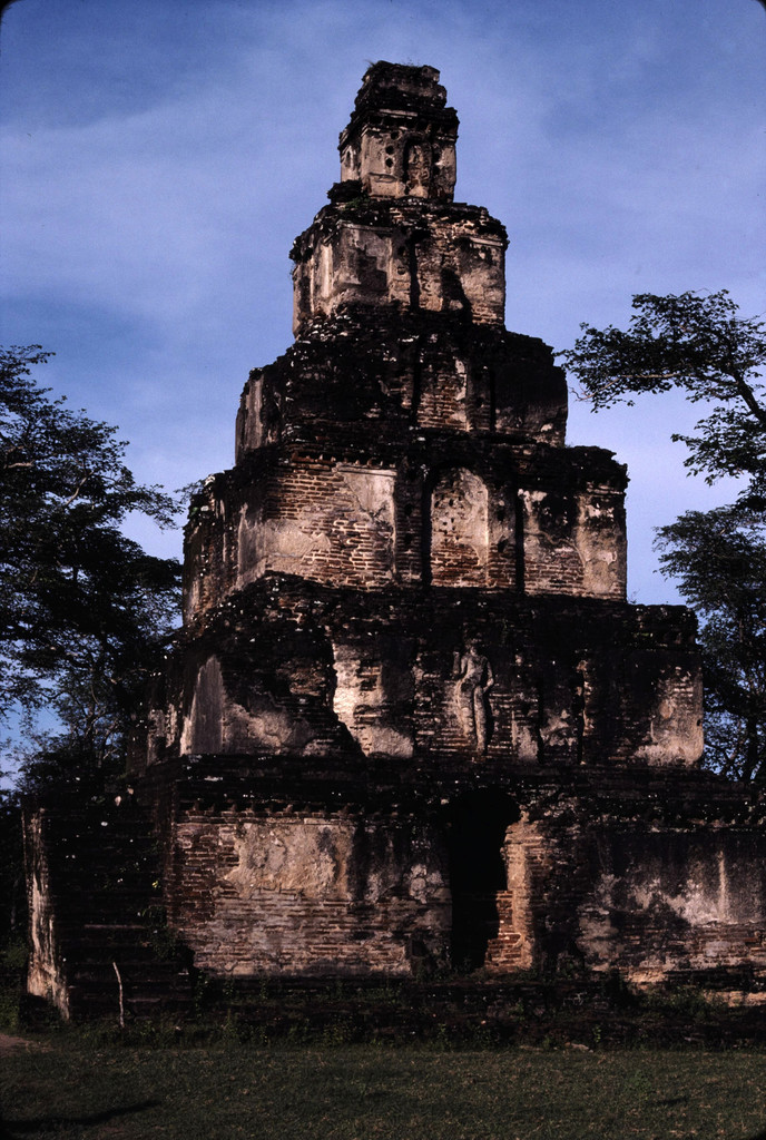 Polonnaruwa. Sathmahal prasadaya