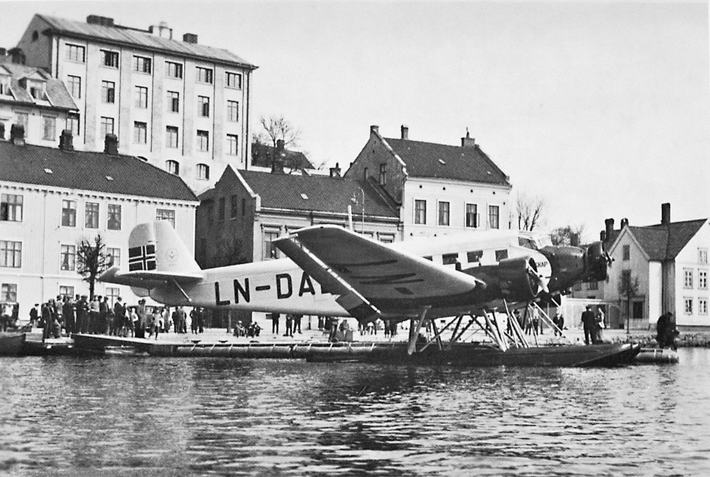 Junkers sjøfly i havnen i Arendal