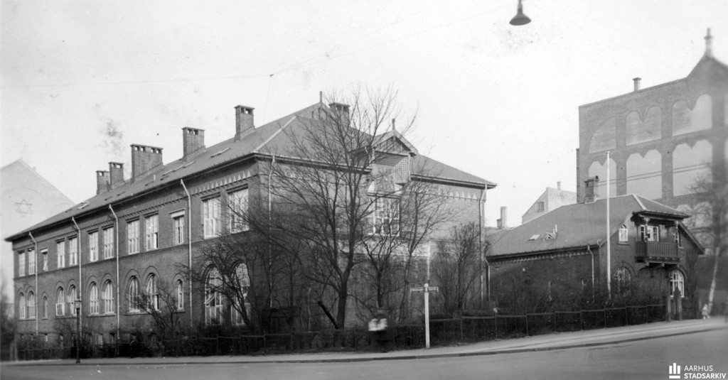 Christiansgades Skole på hjørnet af Christiansgade og Vester Allé