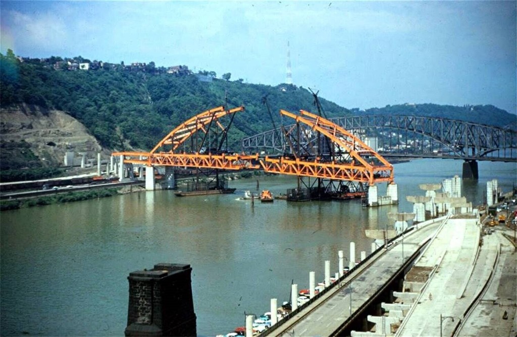 Fort Pitt Bridge construction