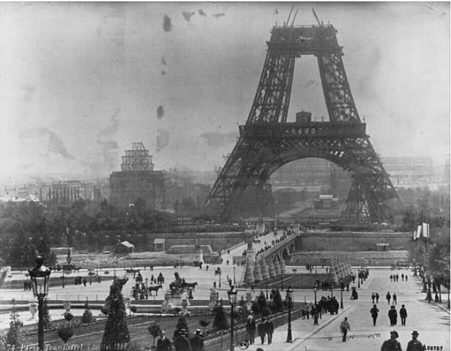 Paris. Construction de la Tour Eiffel