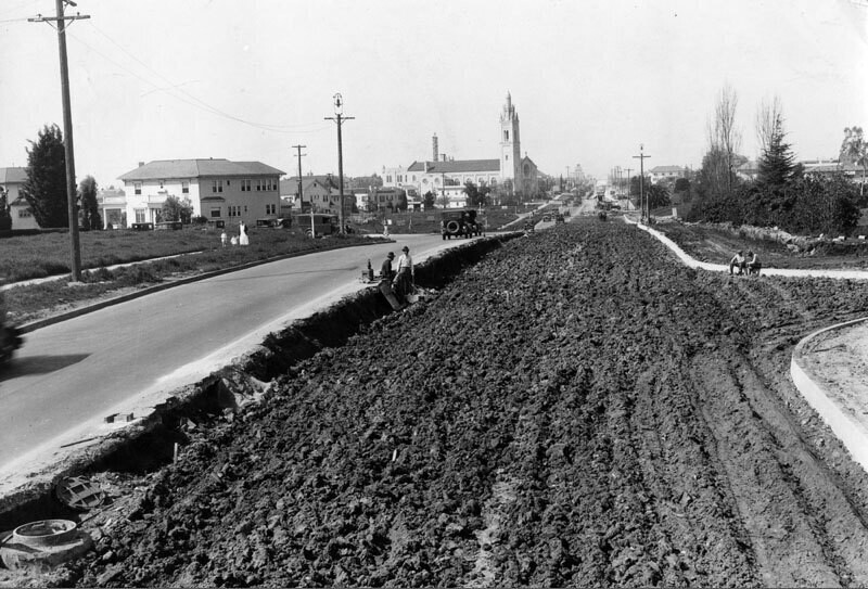 Wilshire Boulevard under construction