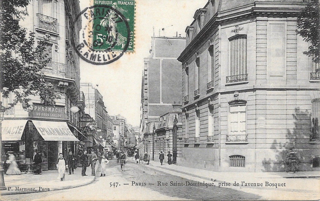 Rue Saint-Dominique, prise de l'avenue Bosquet