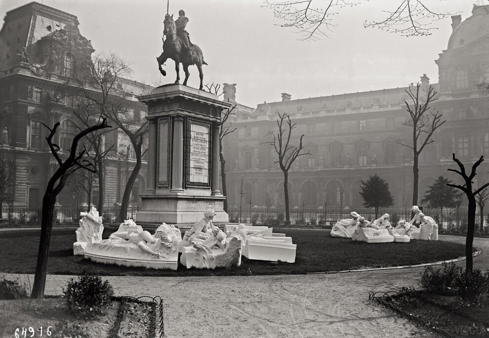 Statue équestre de Lafayette, cour du Carrousel
