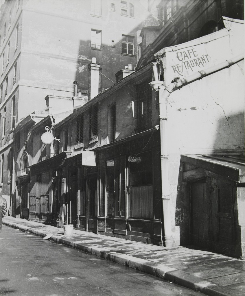 Rue Saint-Roch, n°18 à 22, petites maisons accolées à l'église