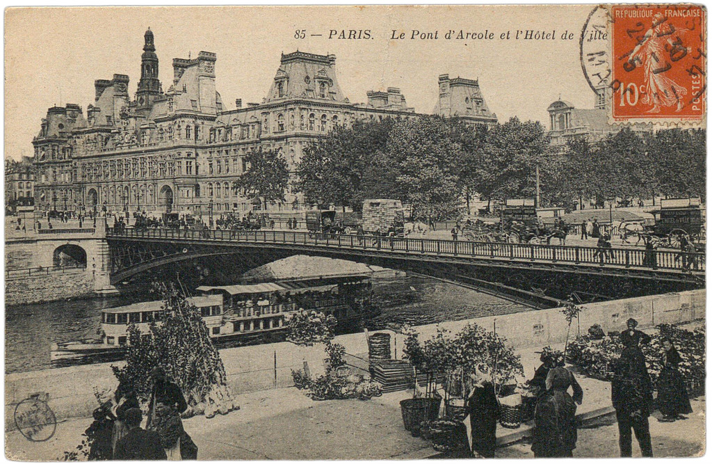 Le Pont d' Arcole et l' Hôtel de Ville