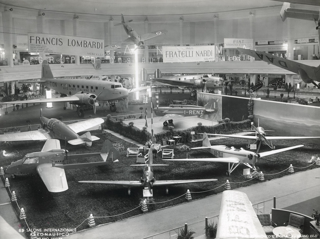 Settore italiano del Salone Internazionale Aeronautico del 1937