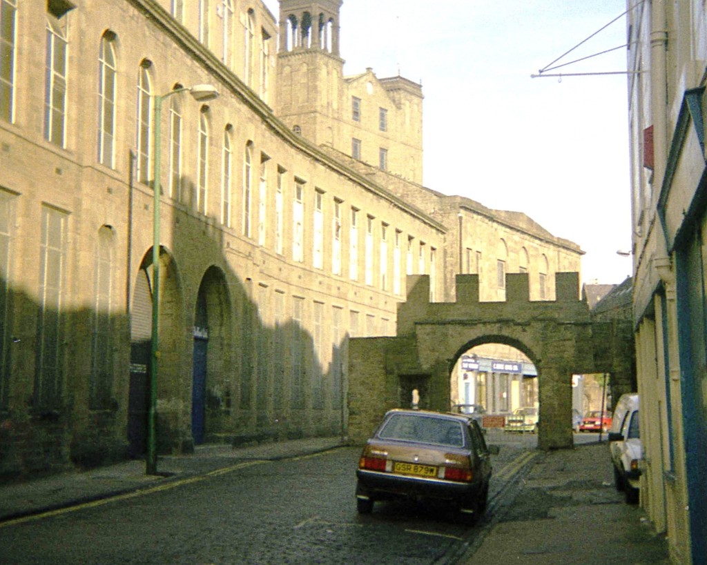 Cowgate and 'Wishart Arch'