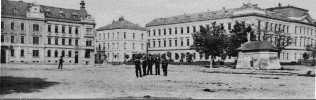 Uherské Hradiště. Pohled na náměstí od dnešního hotelu Grand