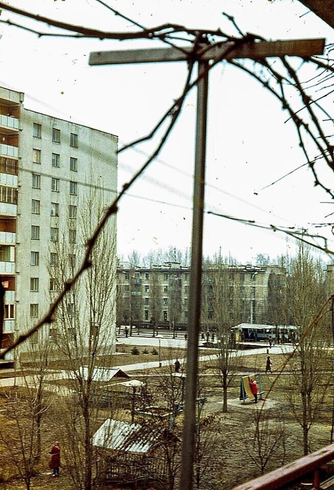 View a stop street. Truth, and 9-etazhki, where there was a shop 