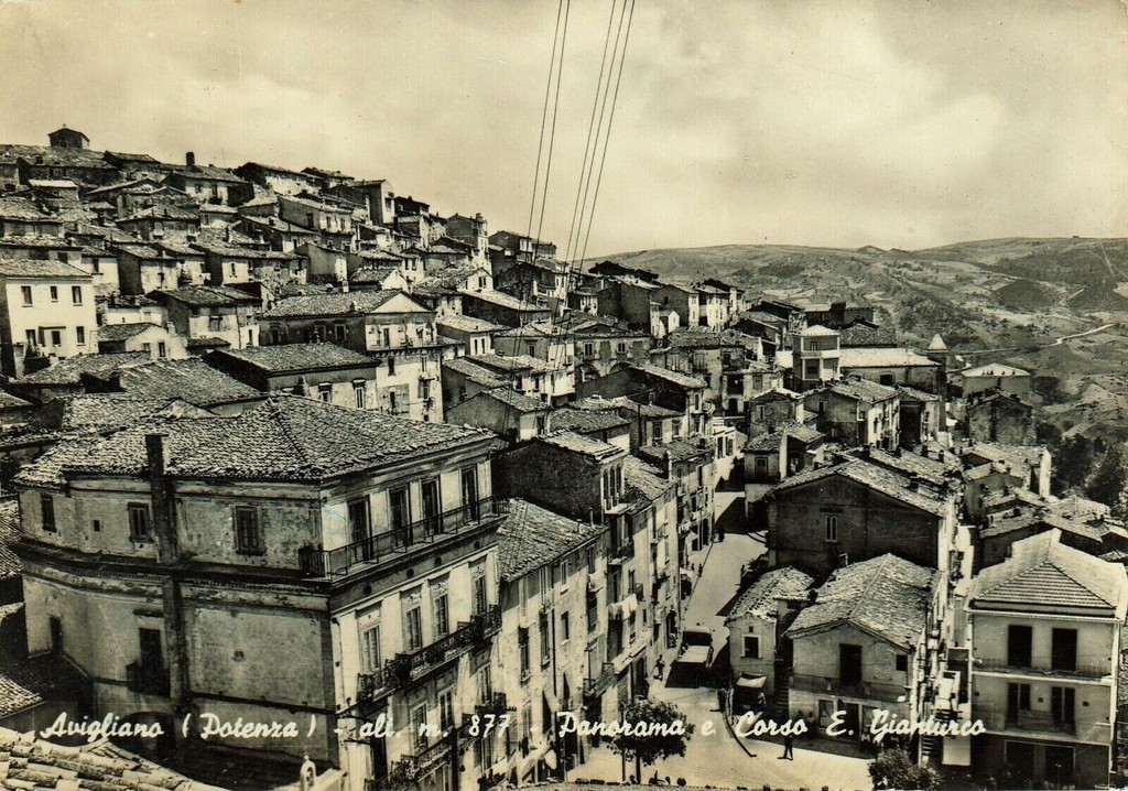Avigliano, Panorama e Corso Emanuele Gianturco