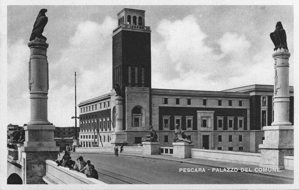 Pescara, Palazzo del Comune e Ponte Littorio