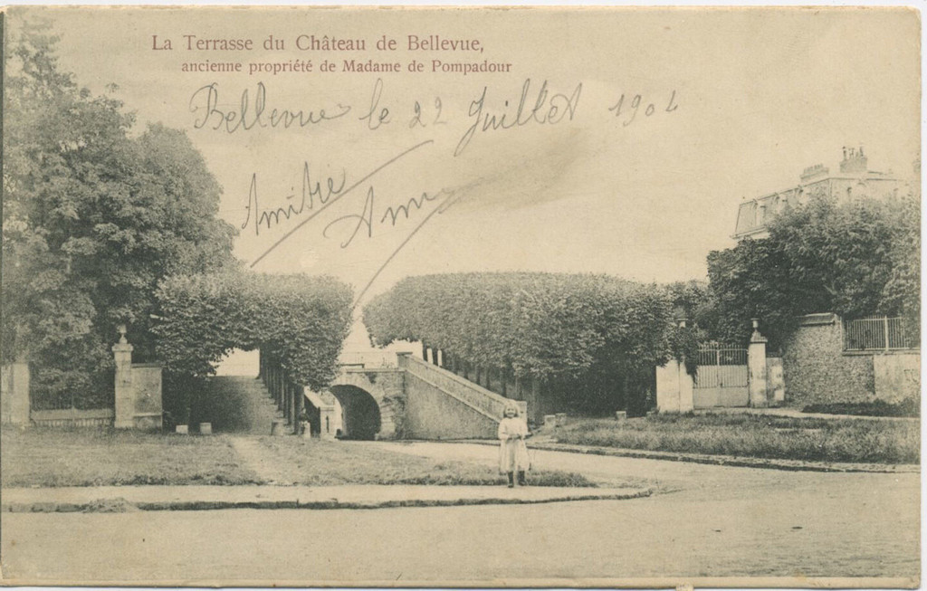 Bellevue. La Terrasse du Château de Bellevue, ancienne propriété de Madame de Pompadour