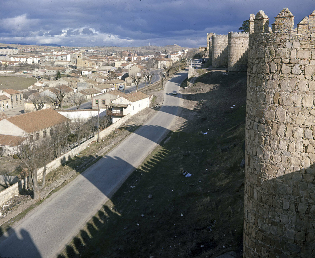 Ávila, vista de la Ronda Norte desde la Muralla