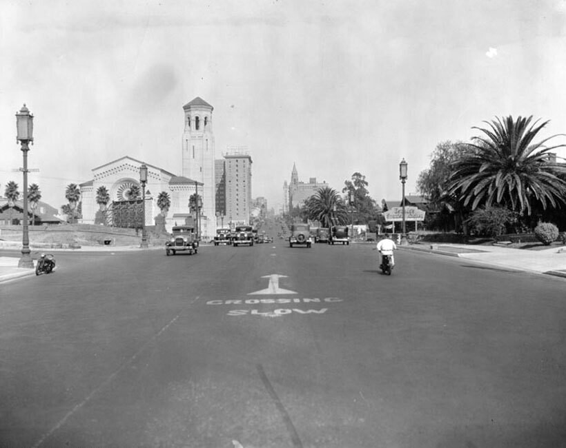 View down Wilshire Boulevard from Ardmore