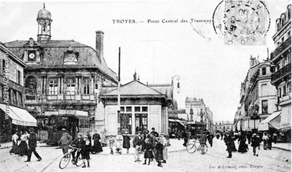 TROYES - Rue de la république
