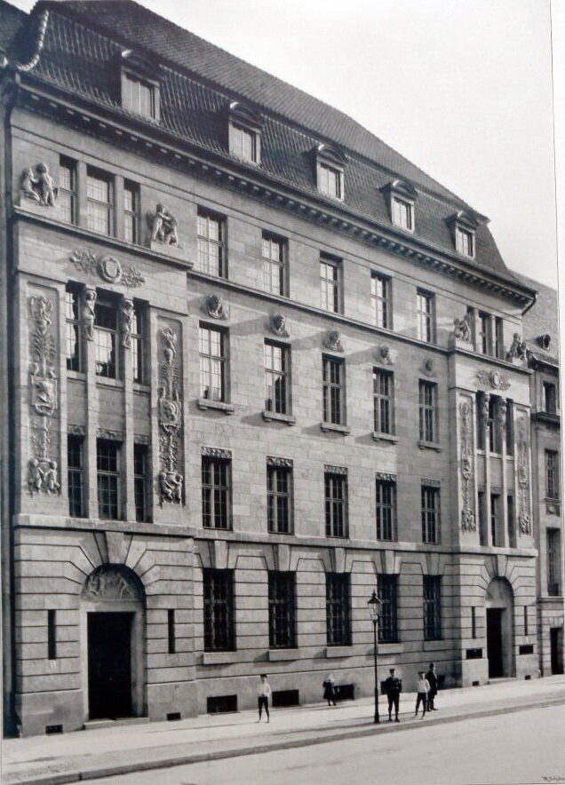 Behrenstraße 7: Bankgebäude