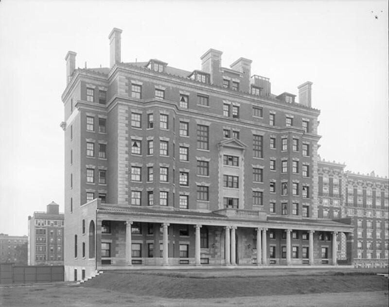 Barnard College, Brooks Hall.