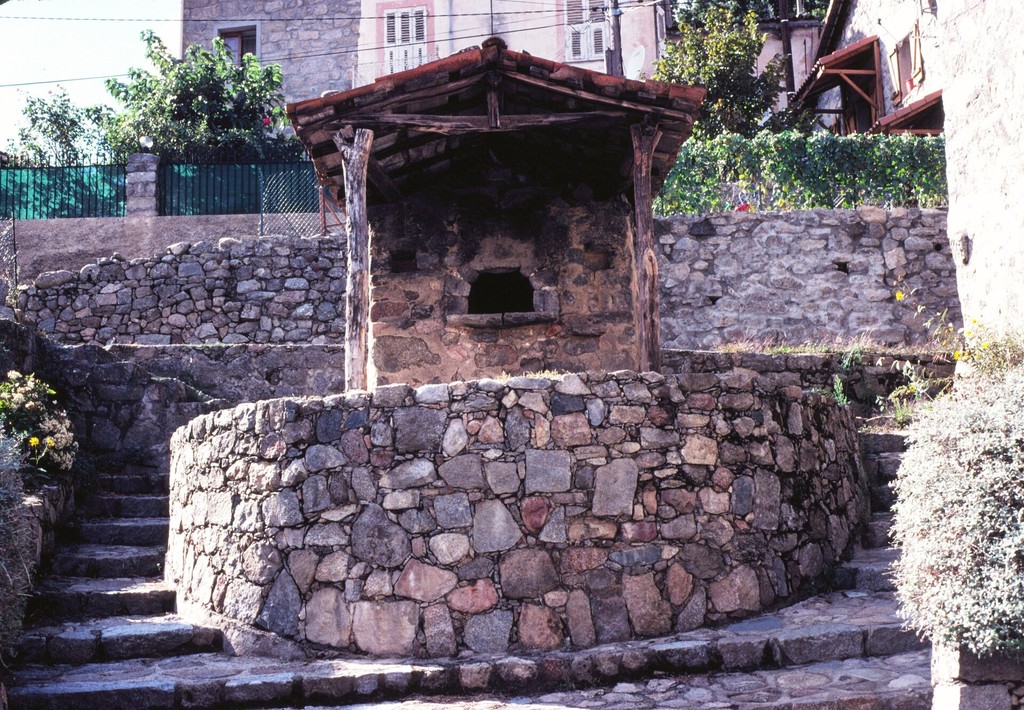 Fontaine à Bastelica