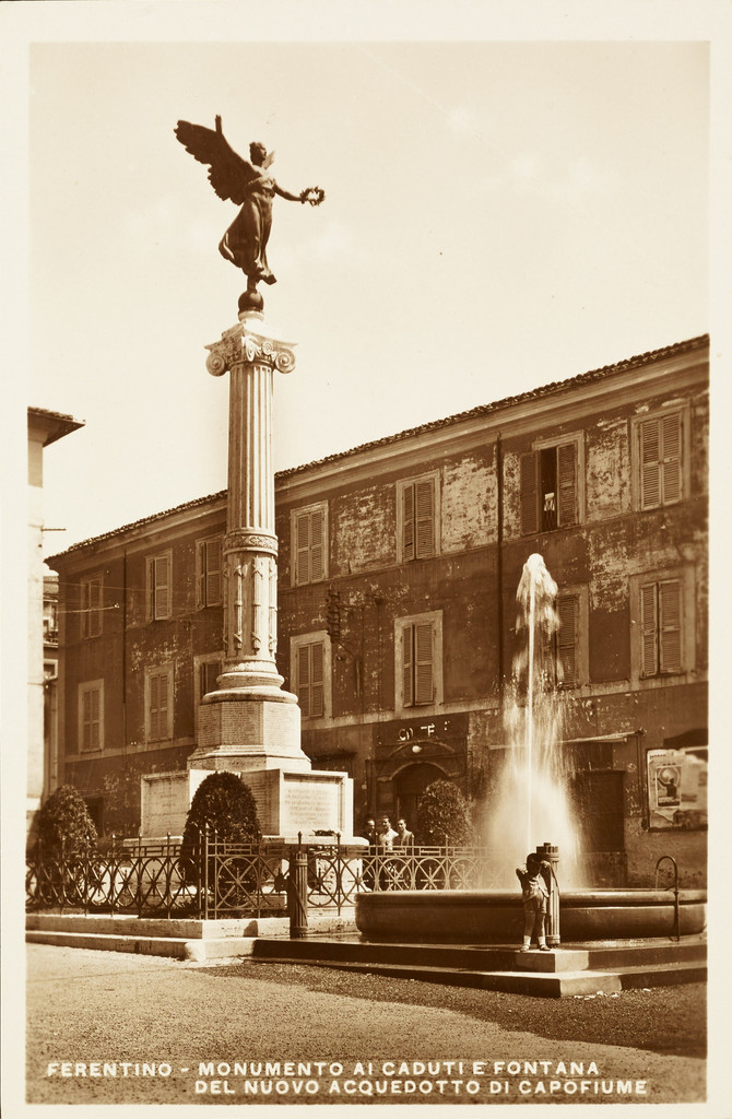 Ferentino, Monumento ai Caduti e fontana