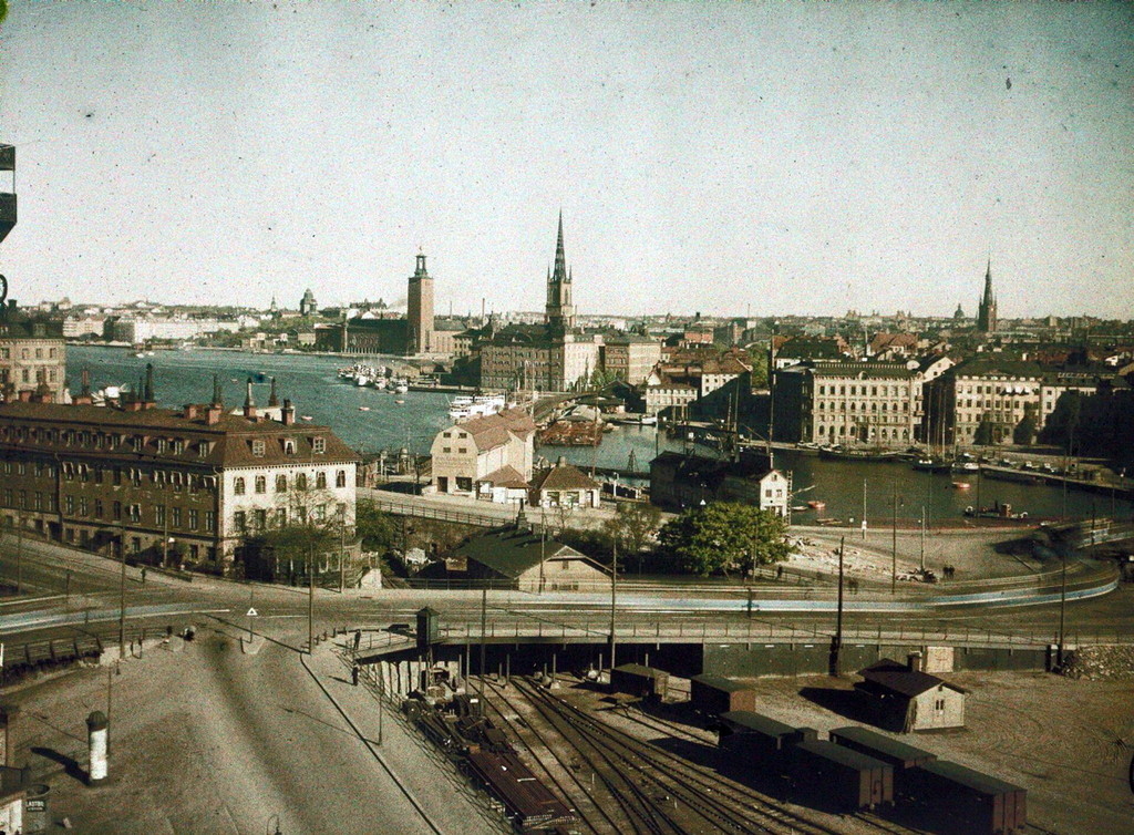 Vy över Gamla slussen, med Östra Slussgatan mot Riddarholmen och Kornhamnstorg