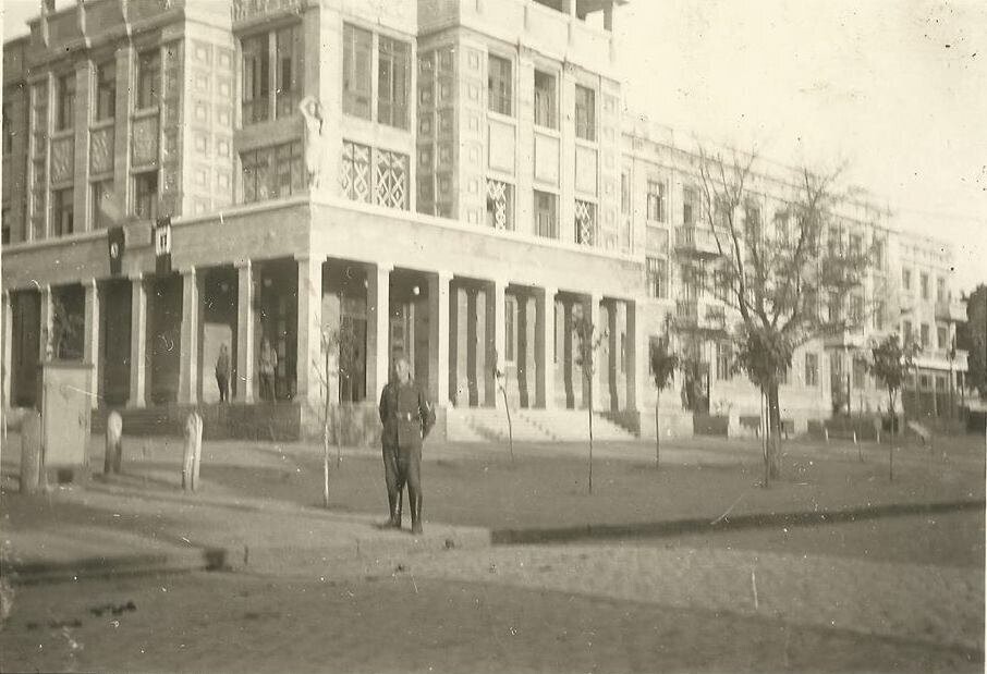 Clădirea Comitetului Executiv (distrus în timpul războiului)