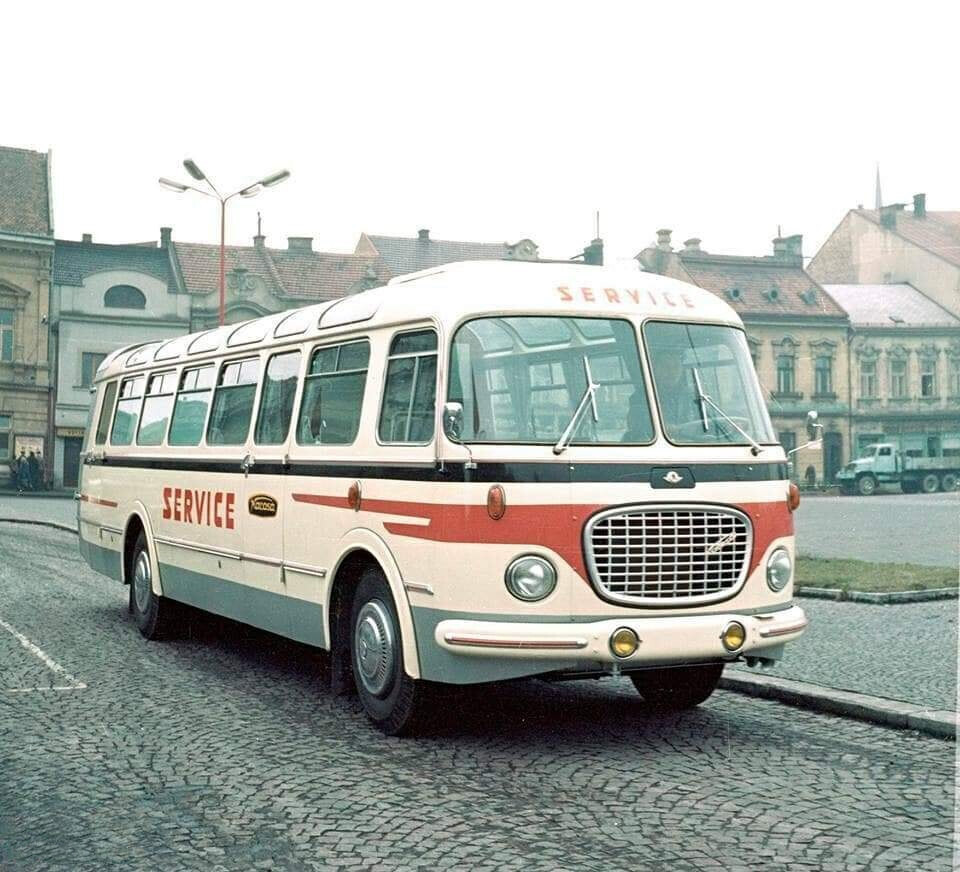 Servisní autobus Karosa.