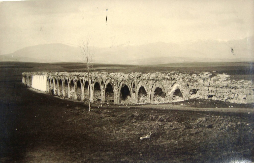 Vizbegovo. Skopje aqueduct and archaeological site