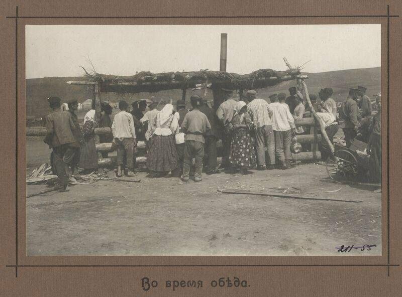 Алексеевский ауылындағы Чаглинка өзенінің бойында көпір салу. Түскі уақытта