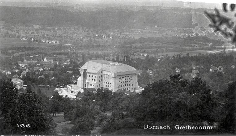 Dornny. Zweites Goetheanum. Blick von oben