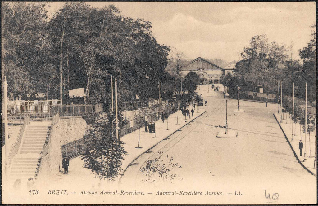 Avenue Amiral-Réveillère