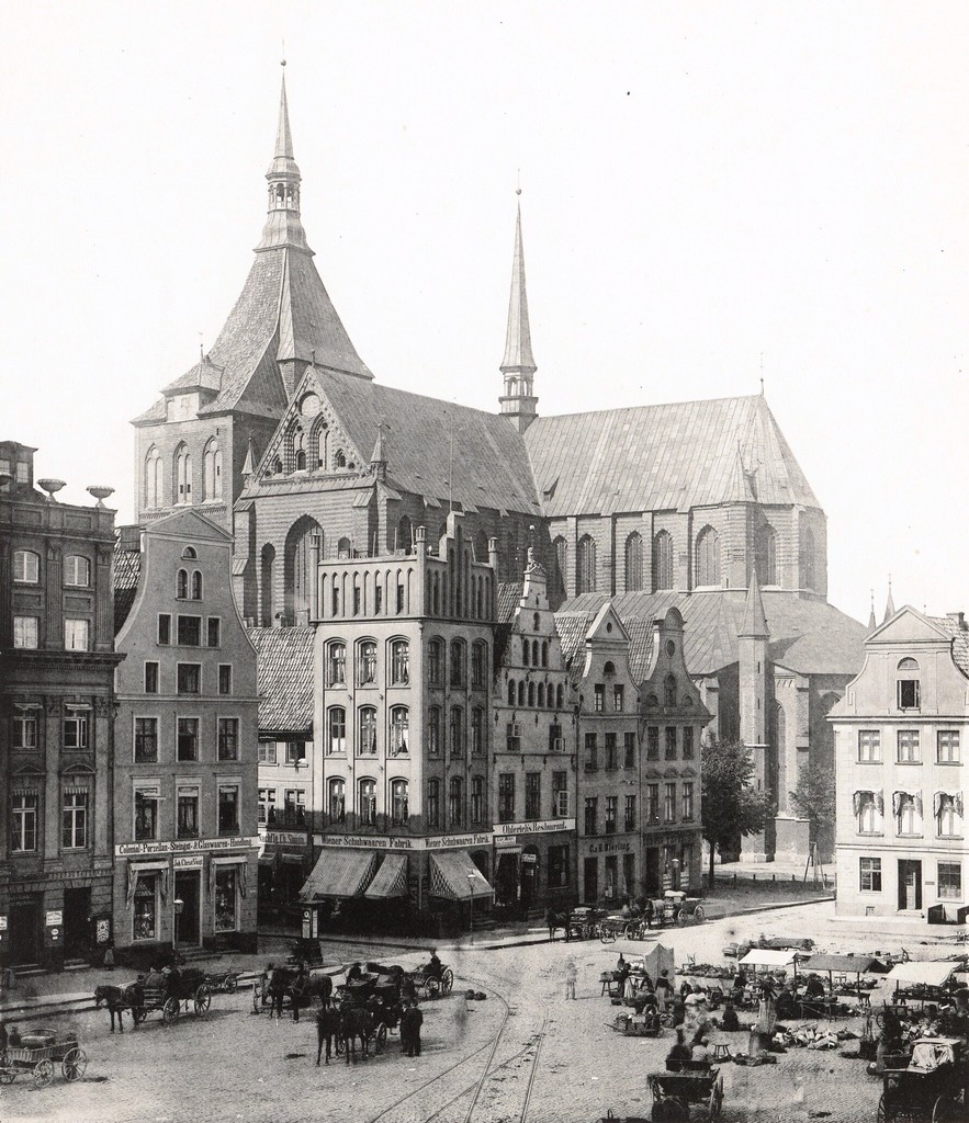 Marktplatz mit Marienkirche