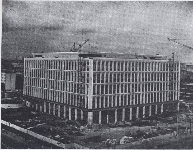 Строительство административного здания на Октябрьской площади