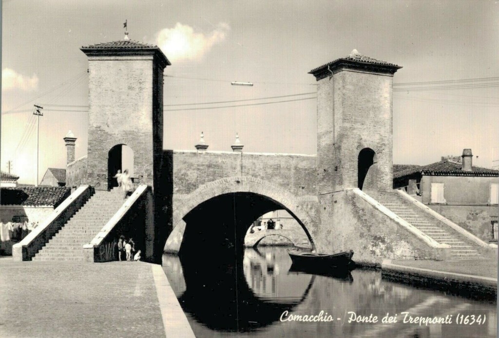 Comacchio, Ponte dei Trepponti