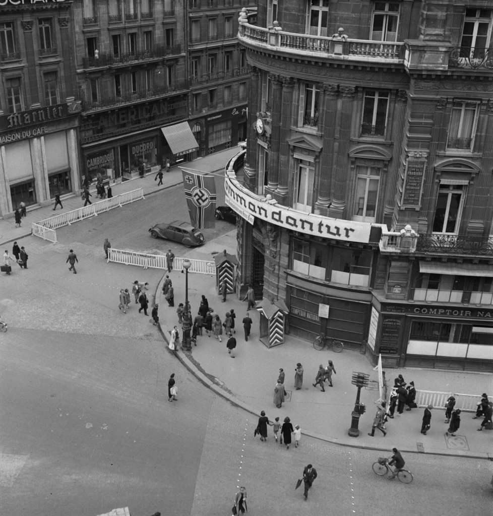 Kommandantur de Paris - Angle avenue de l'Opéra et rue du Quatre-septembre