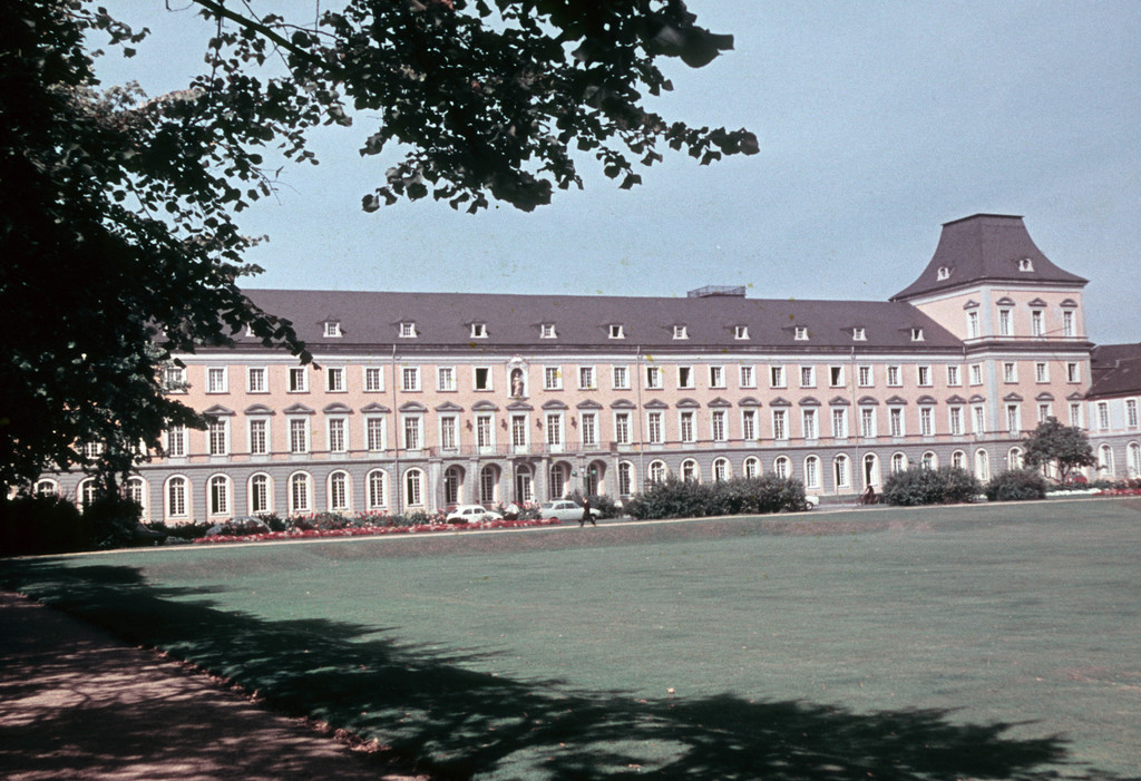 Kurfürstliches Schloss. Hofgarten
