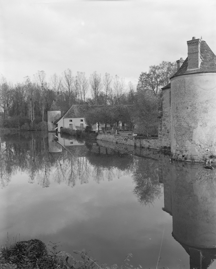 Château de Sigy. Les douves