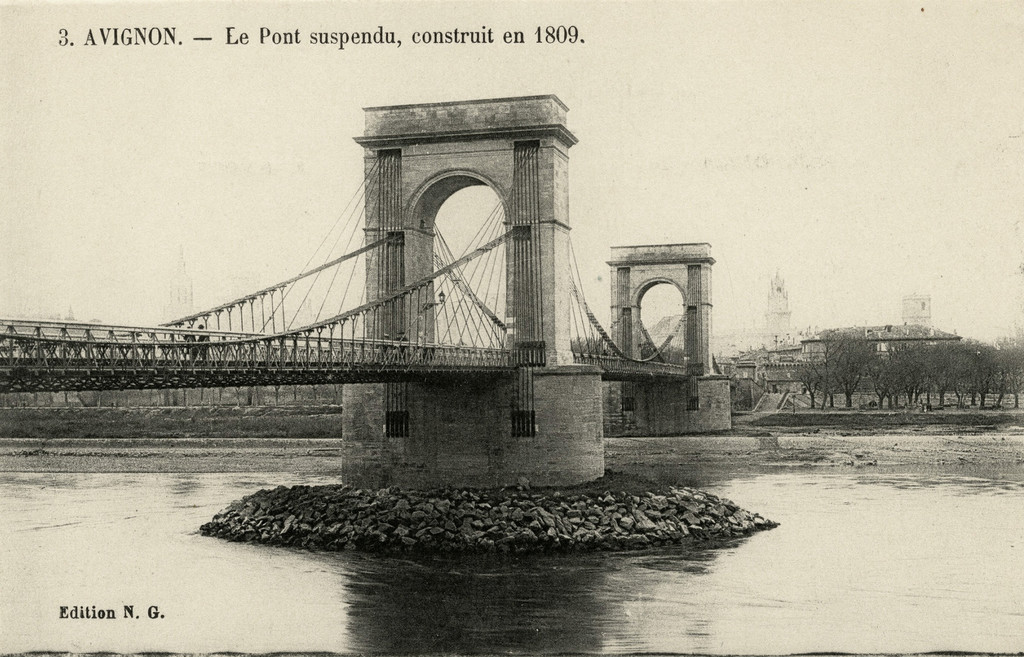 Le Pont suspendu, construit en 1809