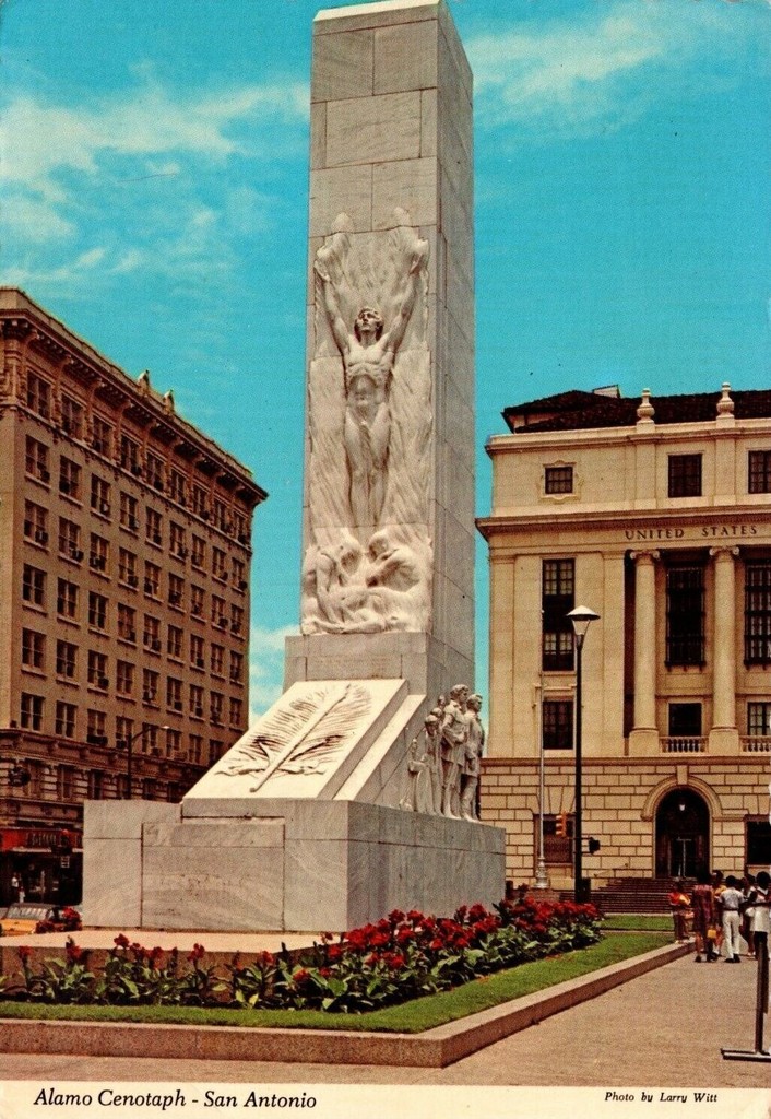 Alamo Plaza. Cenotaph