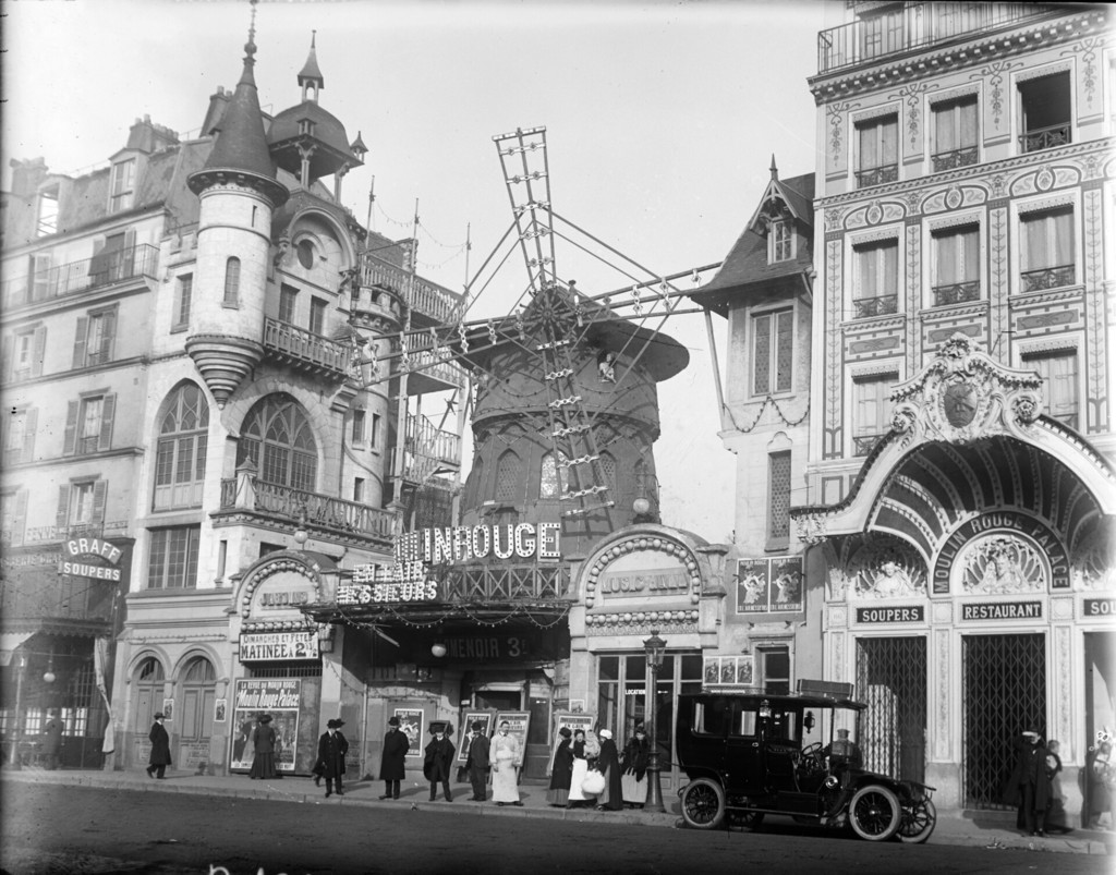 Façade du Moulin Rouge