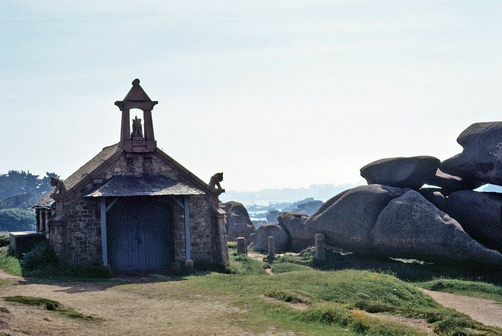 La chapelle du diable sur la Côte de Granit Rose