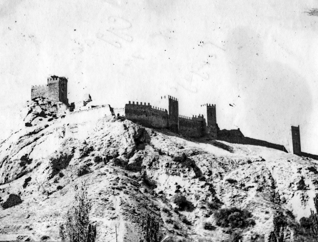 Генуя фортеця