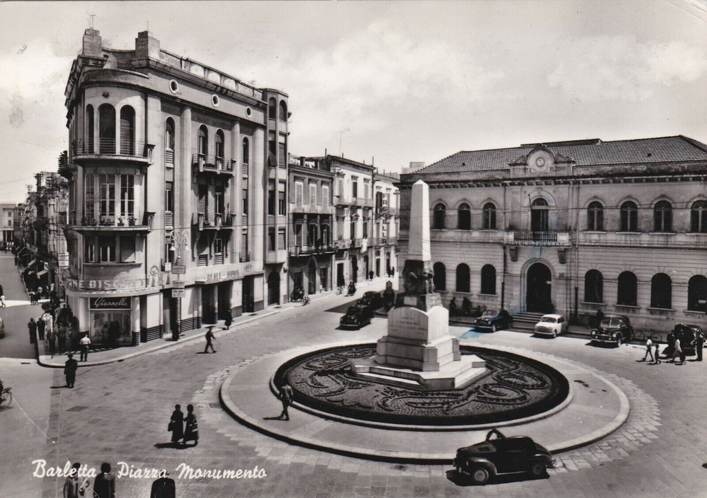 Barletta, Piazza Caduti in Guerra