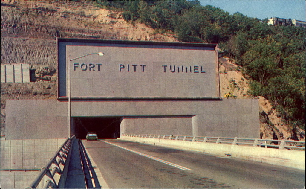 Fort Pitt Tunnel entrance