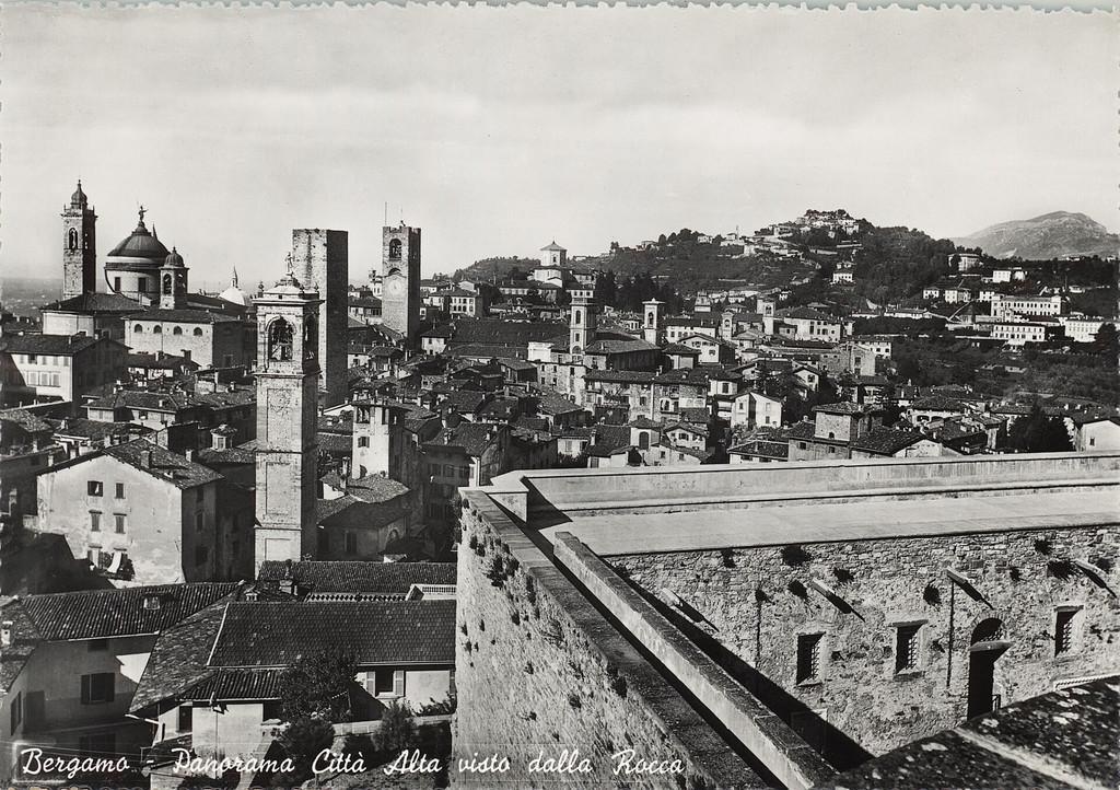 Bergamo. Panorama Città Alta visto dalla Rocca