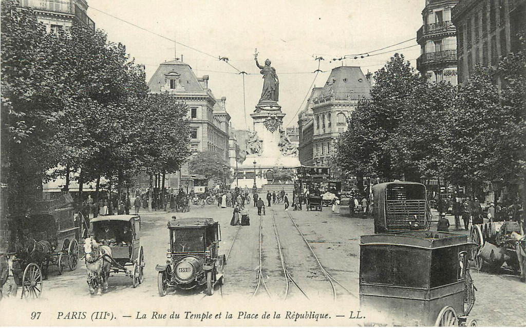 La Rue du Temple et la Place de la République